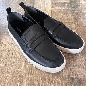 Vionic Womens Black Leather Loafers sz 10 wide